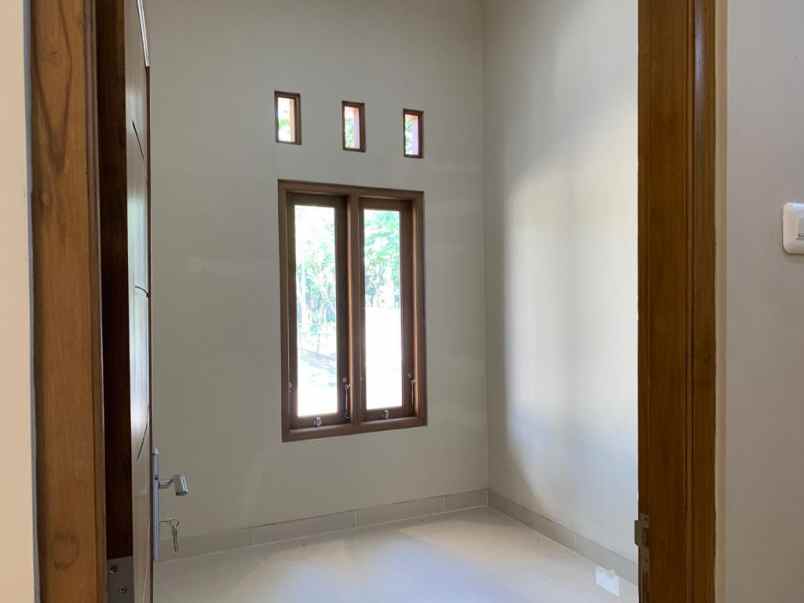 dijual rumah karangmojo purwomartani