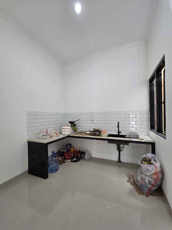 dijual rumah kav dki