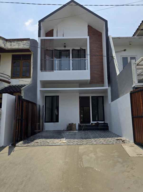 dijual rumah kav dki