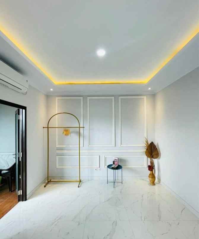 dijual rumah kebagusan