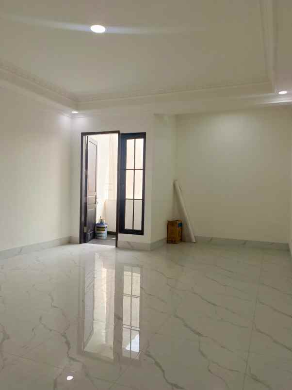 dijual rumah kebon jeruk jakbar