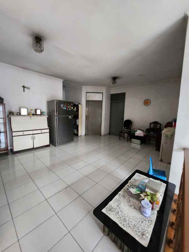 dijual rumah kelapa cengkir kelapa gading