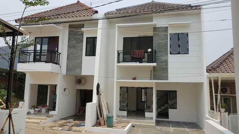 Rumah 2 Lantai Siap Huni Premium Dikawasan Bebas Banjir Ciracas