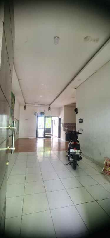 dijual rumah kembangan