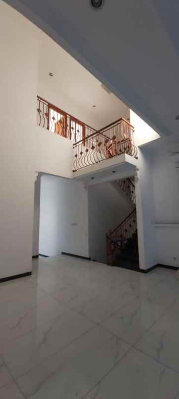 dijual rumah kembangan utara