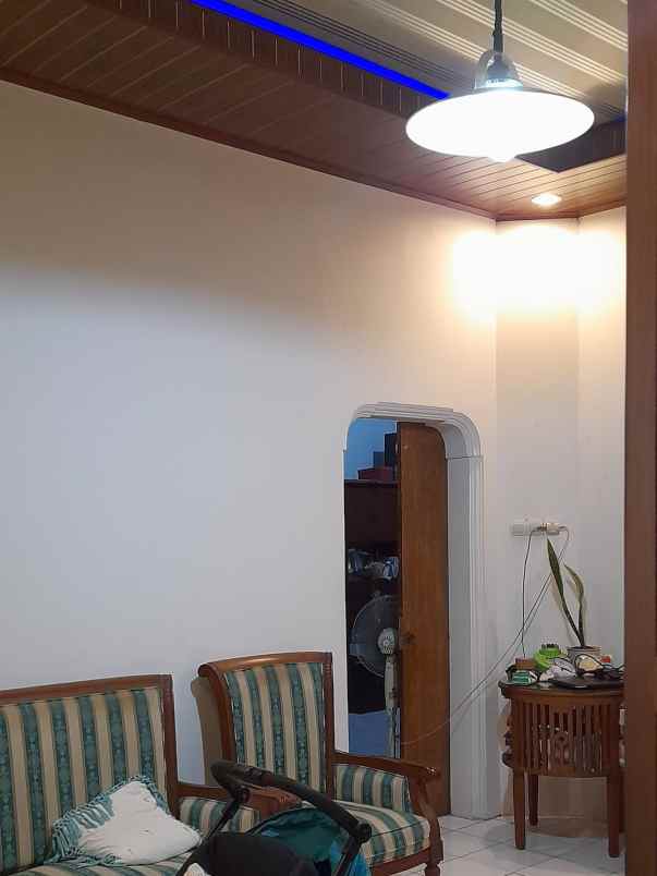 dijual rumah ketileng