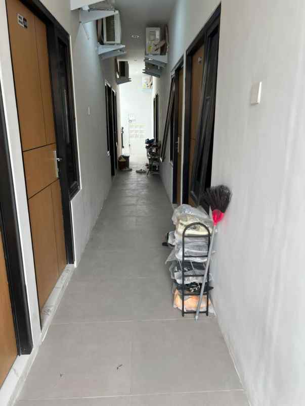 dijual rumah ketintang baru selatan