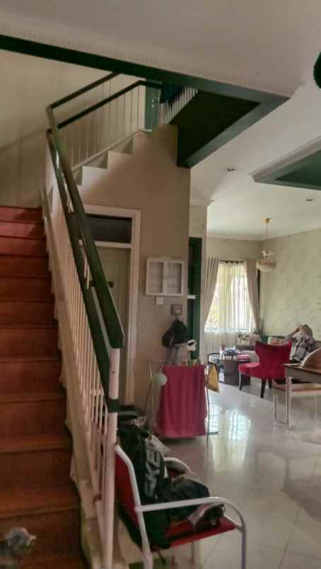 dijual rumah komplek arcamanik endah