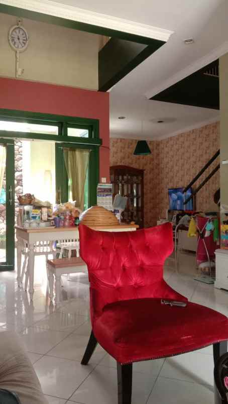 dijual rumah komplek arcamanik endah