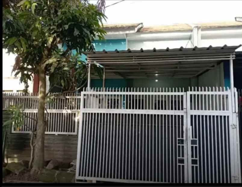 dijual rumah komplek banyu biru