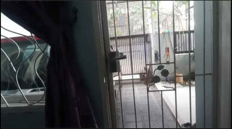 dijual rumah komplek banyu biru