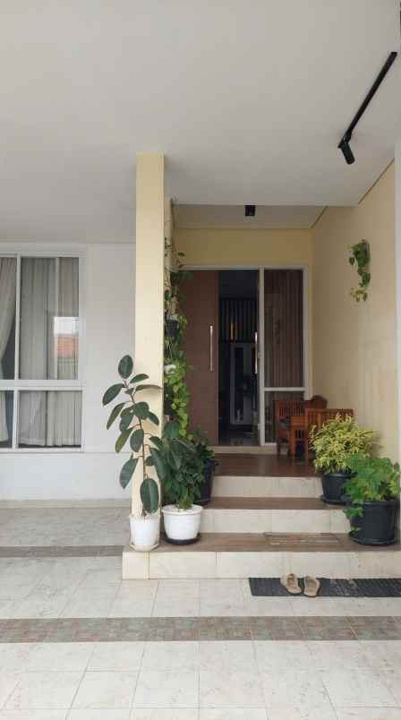 dijual rumah komplek bappenas kedaung