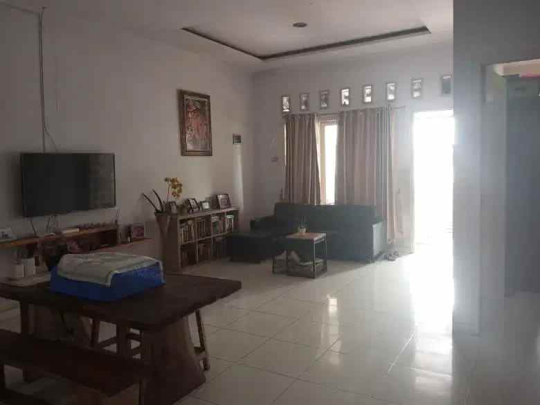 dijual rumah komplek bsk bumi satria