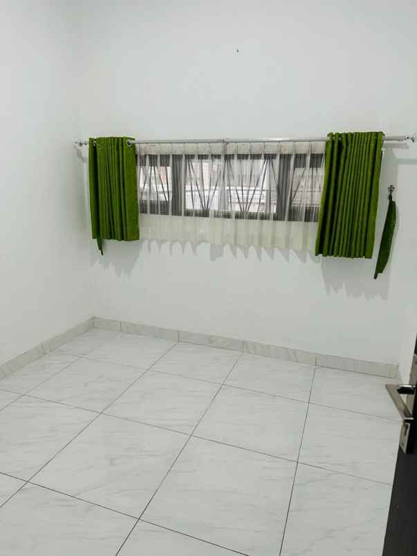 dijual rumah komplek butik panyileukan