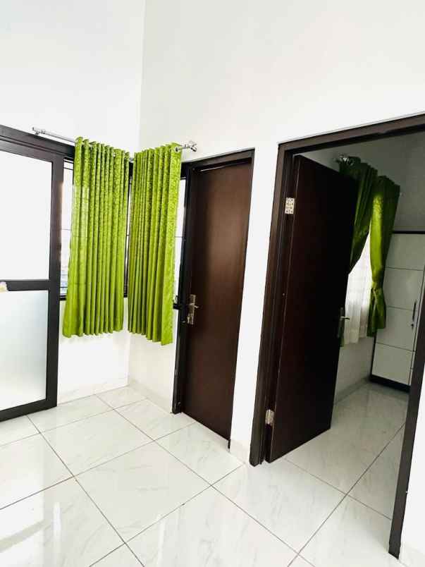 dijual rumah komplek butik panyileukan