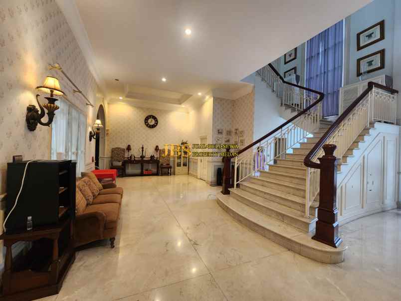 dijual rumah komplek cemara asri