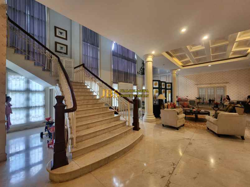dijual rumah komplek cemara asri