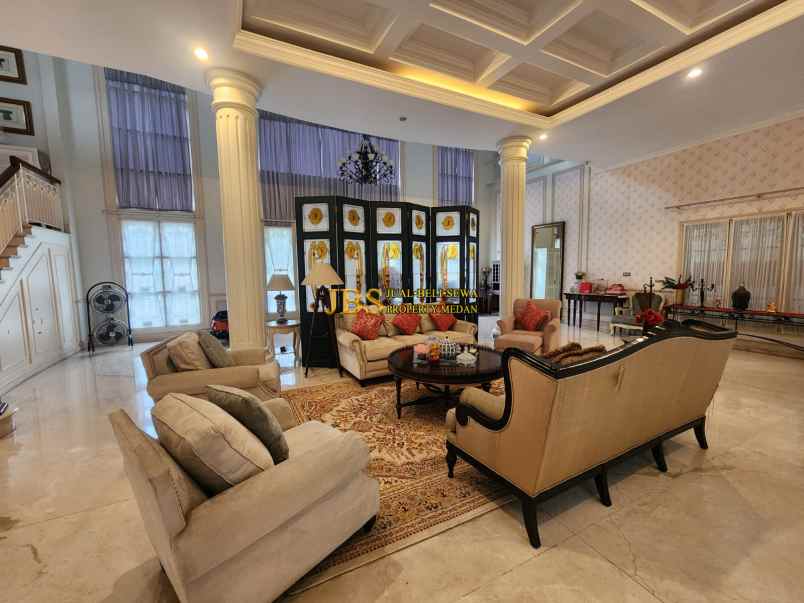 dijual rumah komplek cemara asri