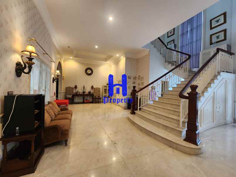 dijual rumah komplek cemara asri