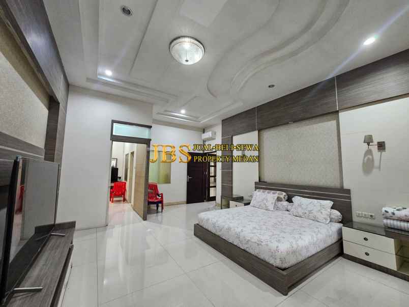 dijual rumah komplek cemara asri