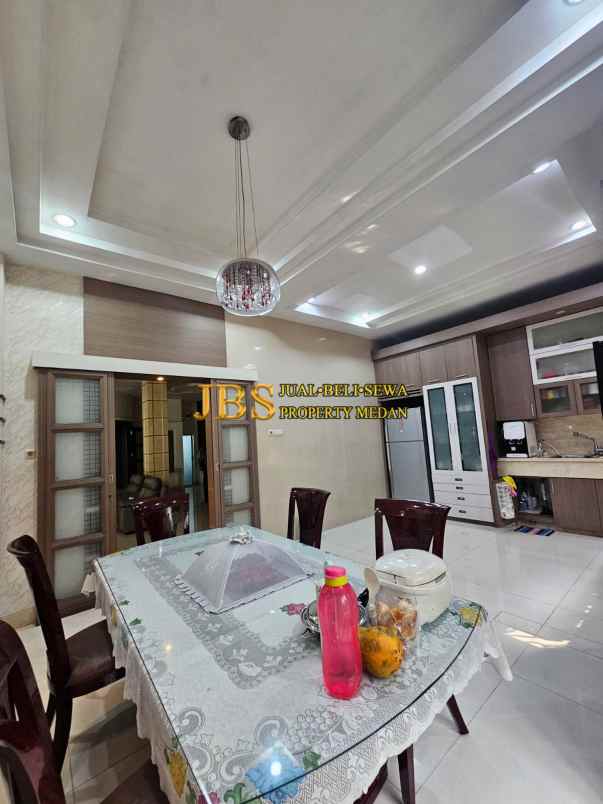 dijual rumah komplek cemara asri