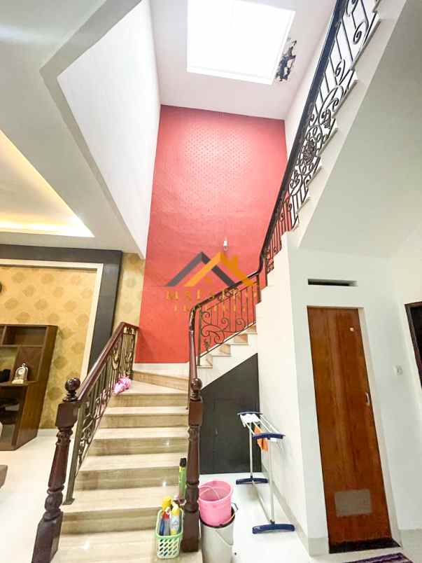 dijual rumah komplek cemara asri jalan