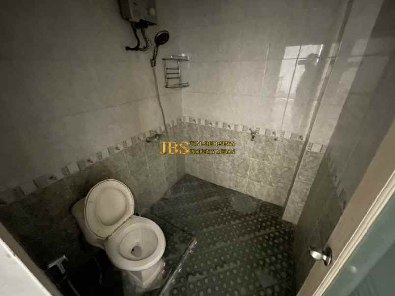 dijual rumah komplek cemara hijau depan