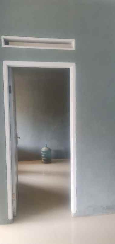 dijual rumah komplek cipageran