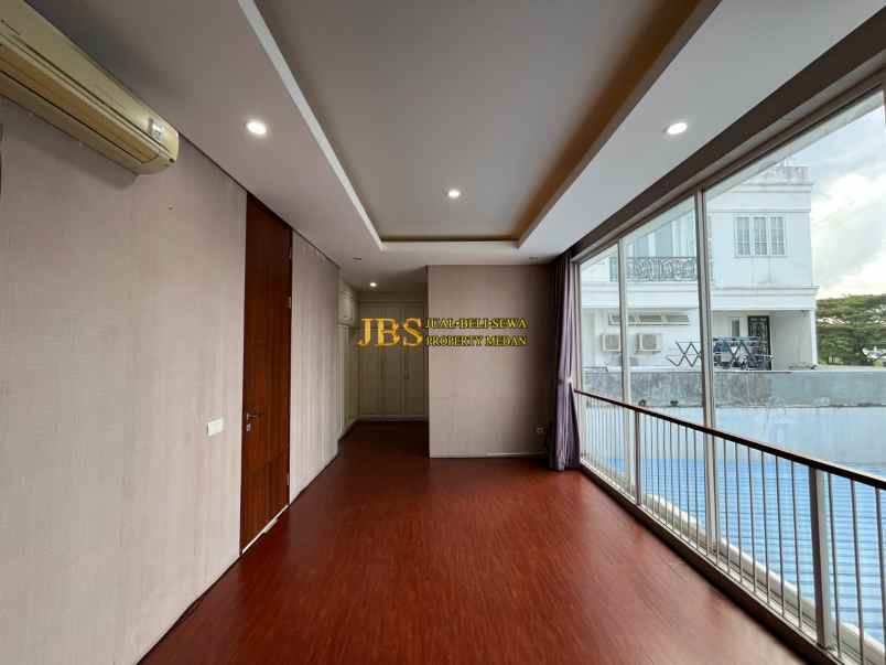 dijual rumah komplek citraland gama