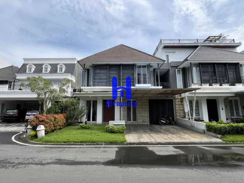 dijual rumah komplek citraland gama