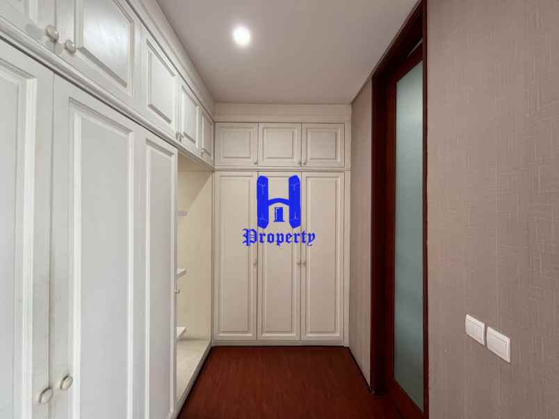 dijual rumah komplek citraland gama