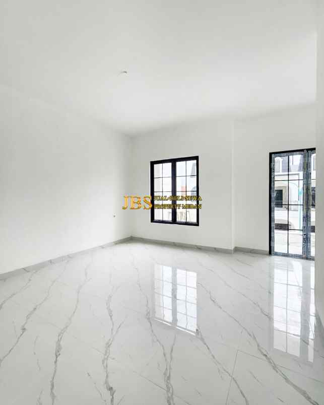 dijual rumah komplek de versailes suite