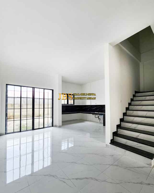 dijual rumah komplek de versailes suite