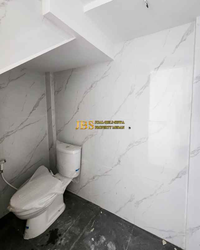 dijual rumah komplek de versailes suite