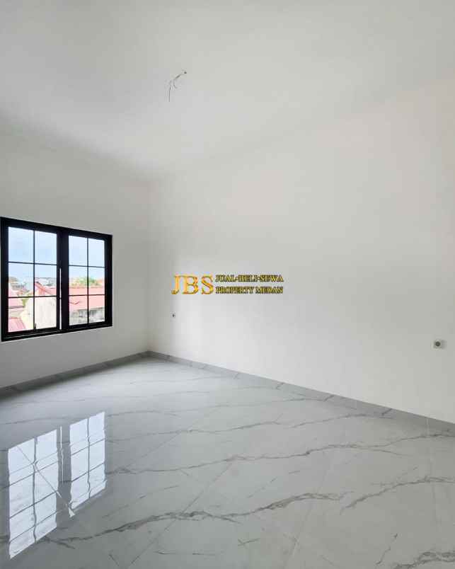 dijual rumah komplek de versailes suite