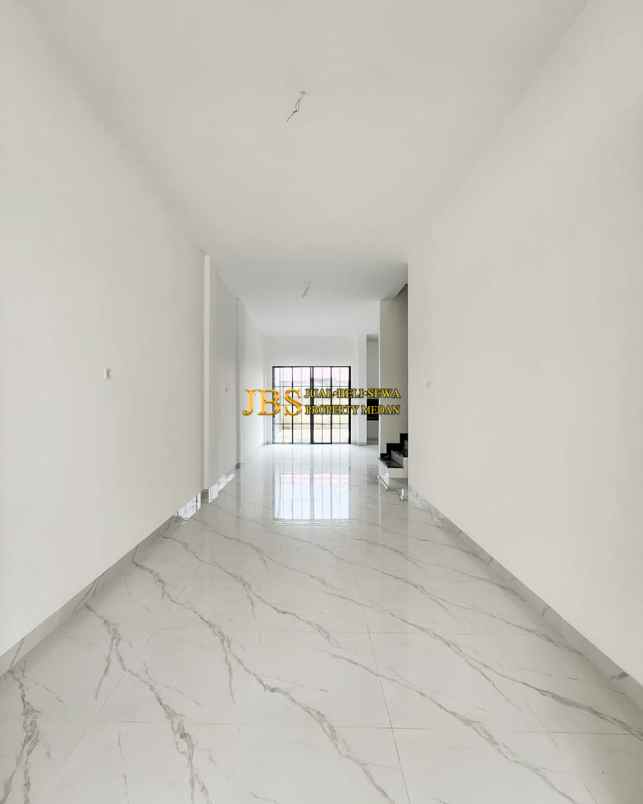 dijual rumah komplek de versailes suite