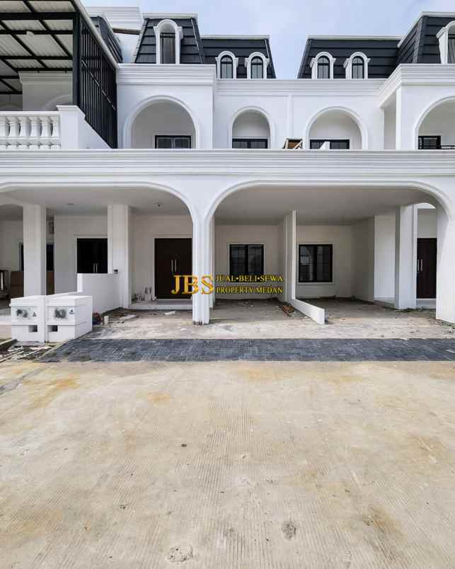 dijual rumah komplek de versailes suite