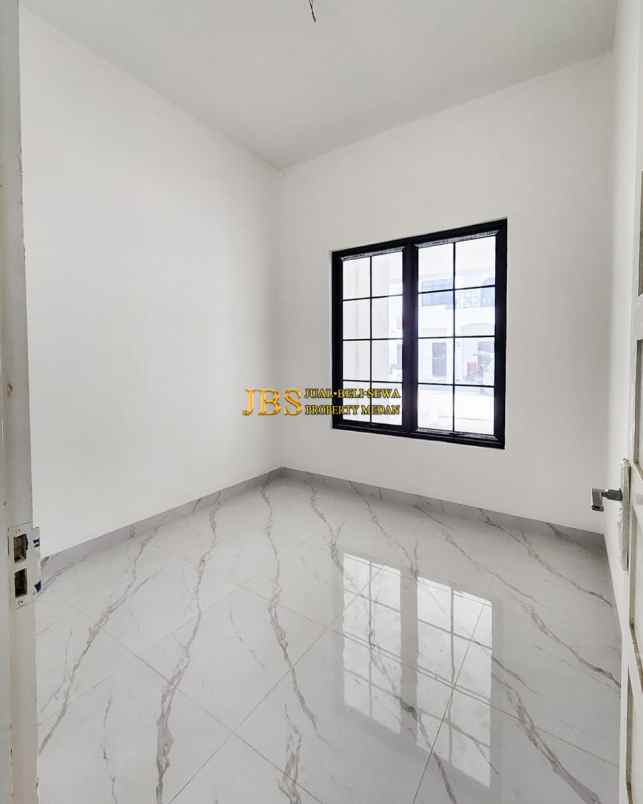 dijual rumah komplek de versailes suite