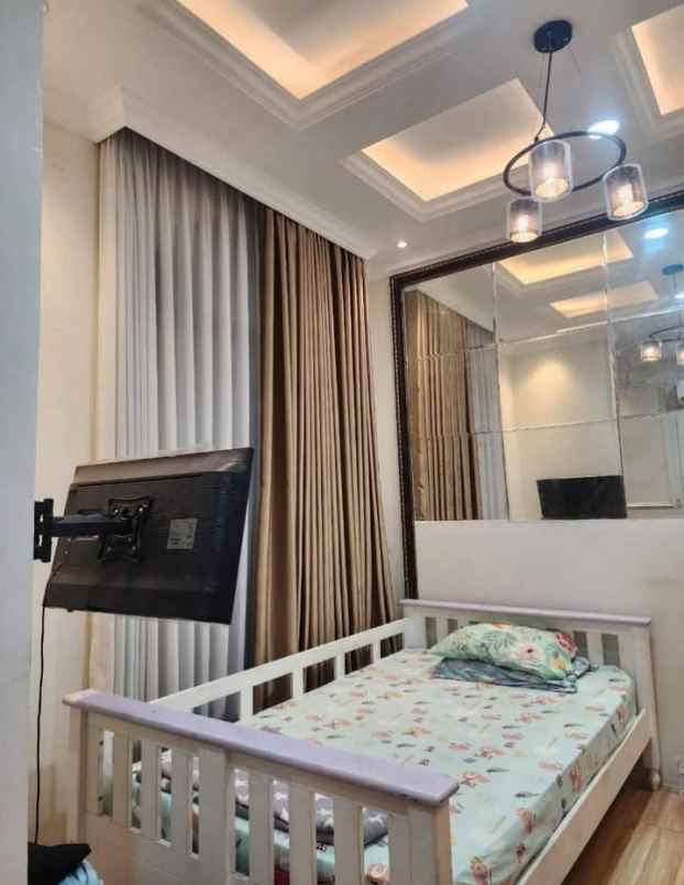 dijual rumah komplek elite pelangi