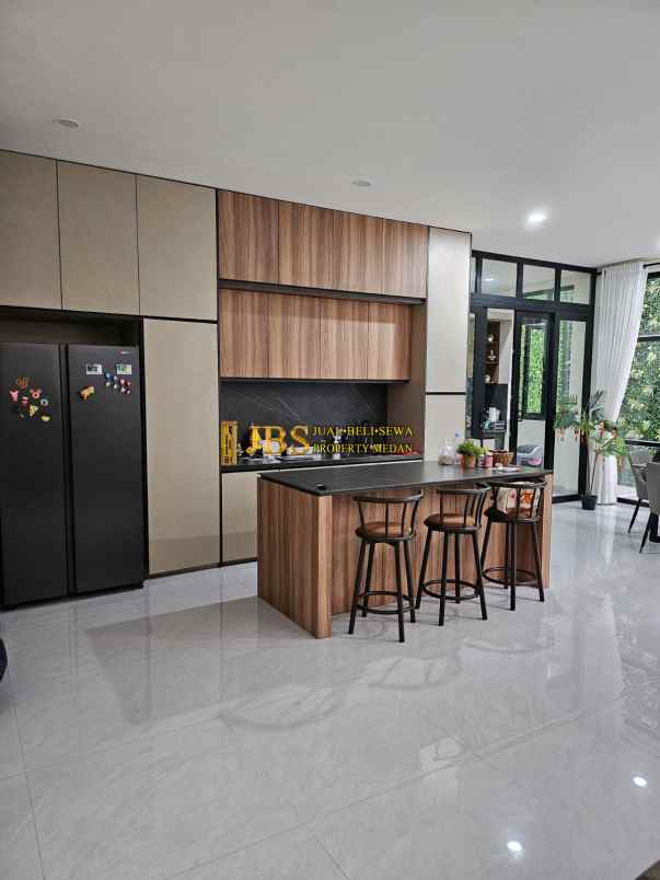 dijual rumah komplek givency one type