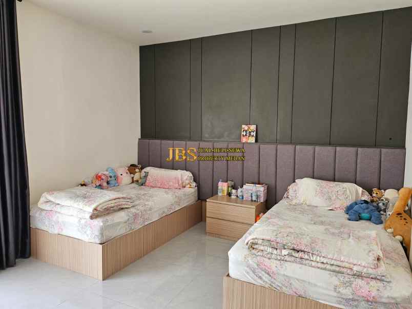 dijual rumah komplek givency one type