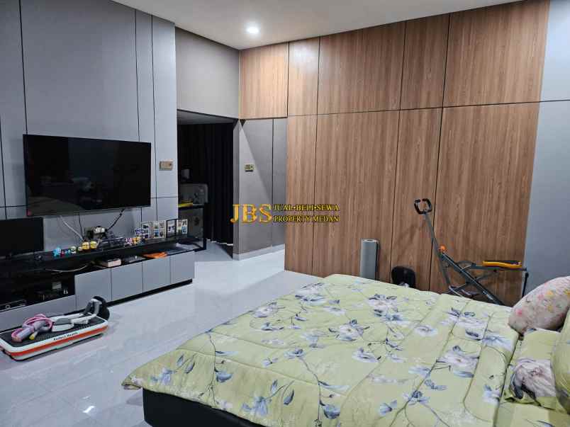 dijual rumah komplek givency one type