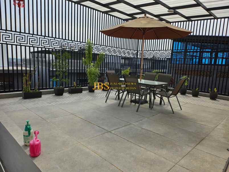 dijual rumah komplek givency one type