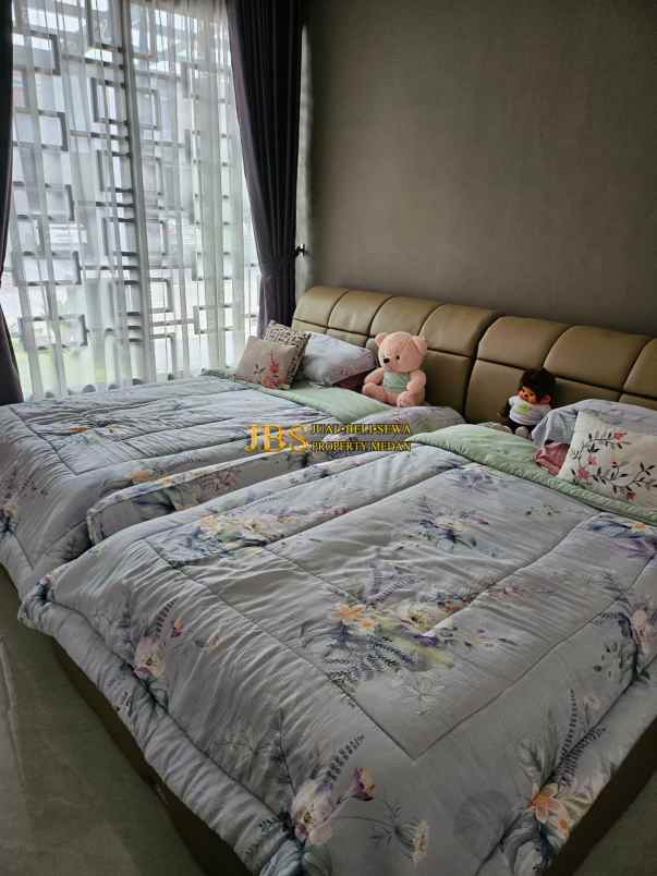 dijual rumah komplek givency one type