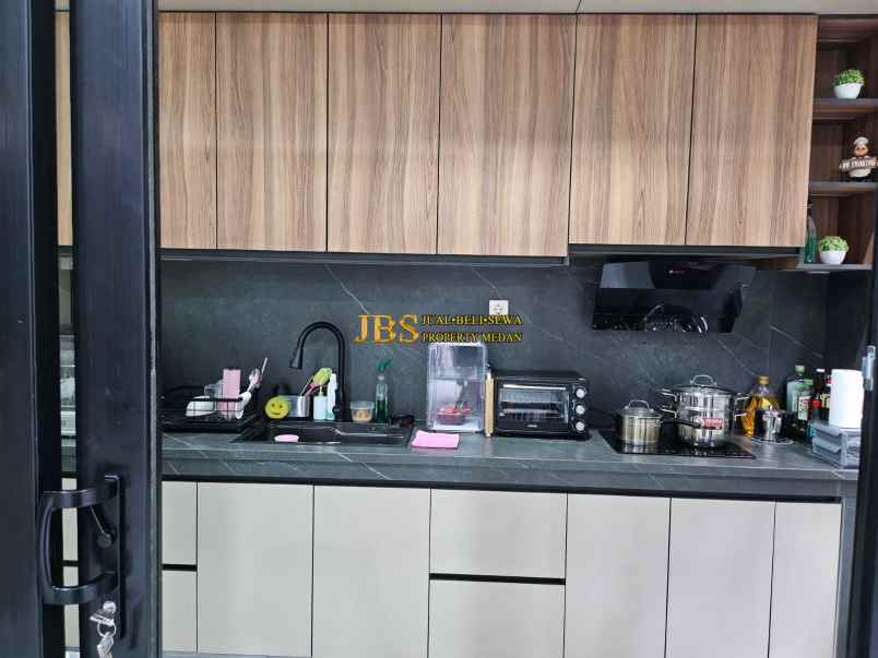 dijual rumah komplek givency one type