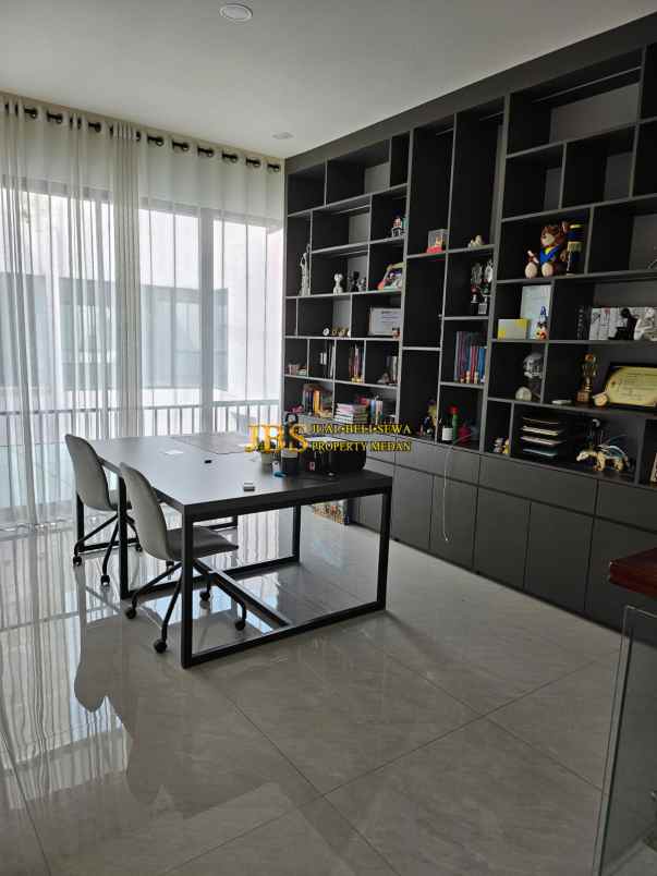 dijual rumah komplek givency one type