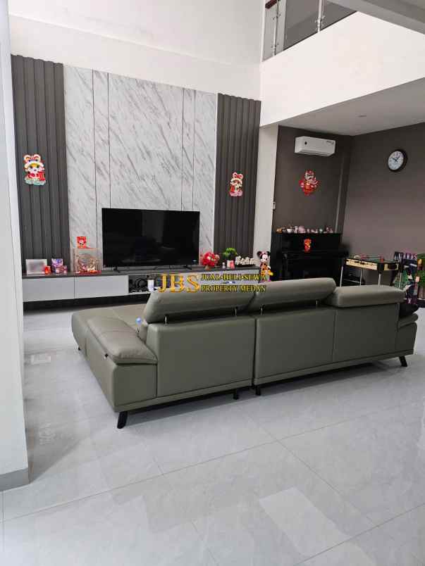 dijual rumah komplek givency one type