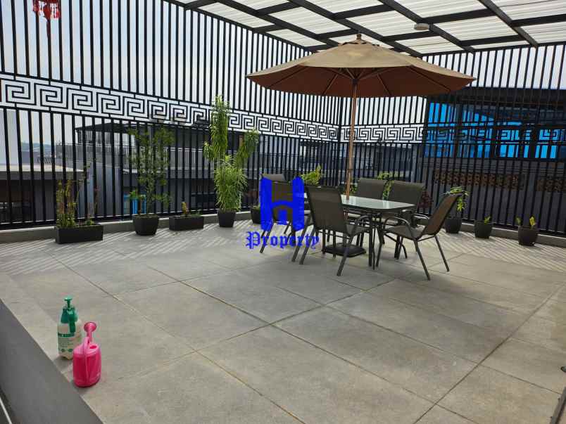 dijual rumah komplek givency one type