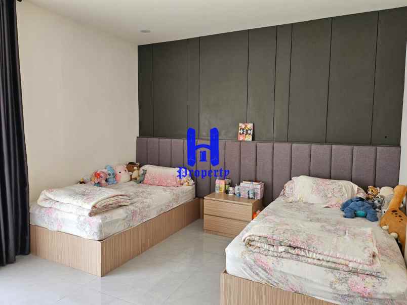 dijual rumah komplek givency one type