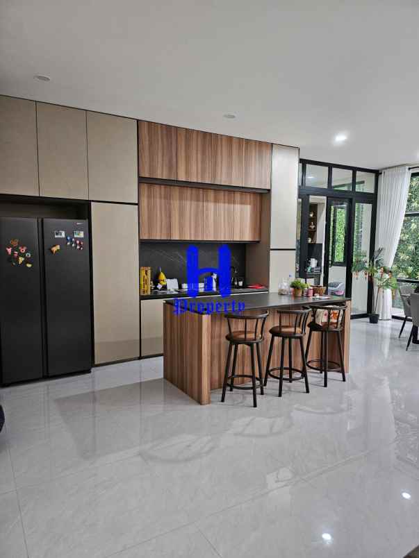 dijual rumah komplek givency one type